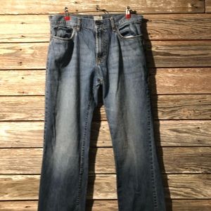 Gap straight fit 34/32 jeans.